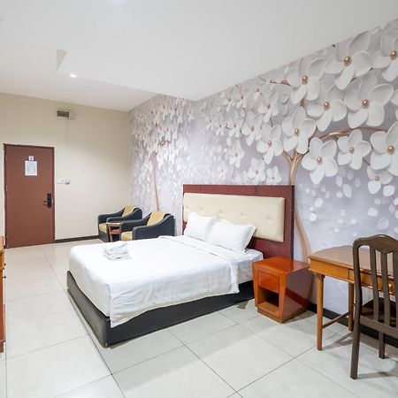 Pertama Lodge Tawau Exterior photo